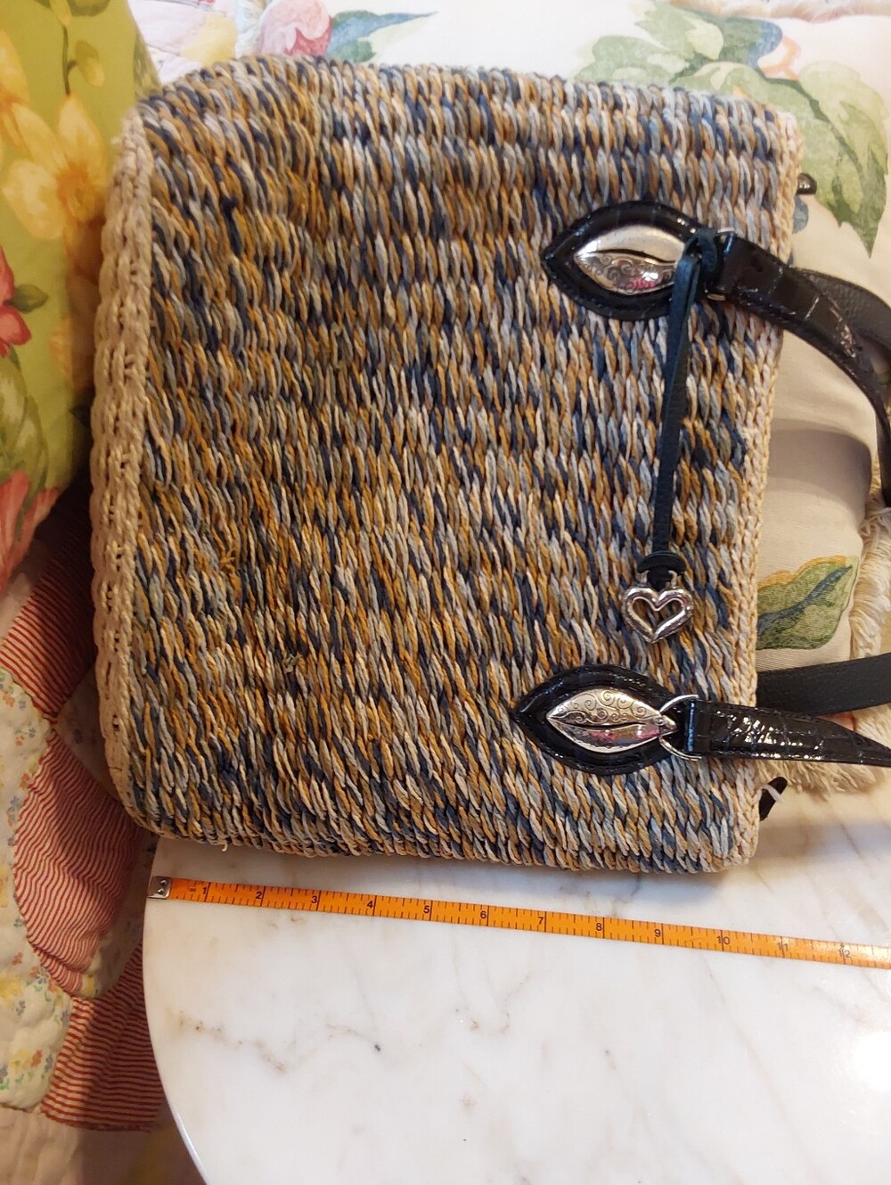 NWOT Brighton Beige Woven Shoulder Bag, Gold Hardware, Heart Hangtag - Picture 10 of 10